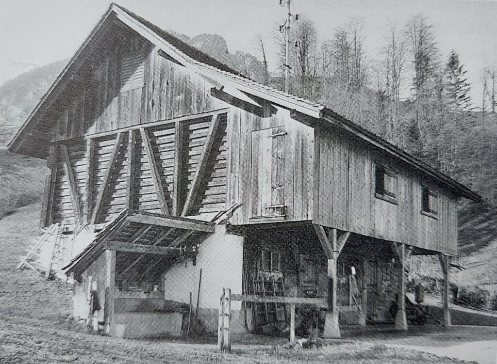 Ökonomie-Gebäude in Obwalden mit Fachwerken